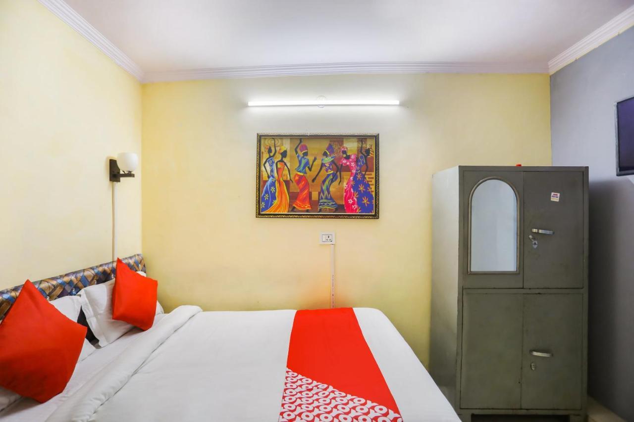Oyo 69188 South Campus 3* New Delhi